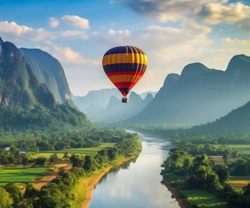 Vang Vieng: paseo en globo aerostático con servicio de recogida en el hotel de la ciudad