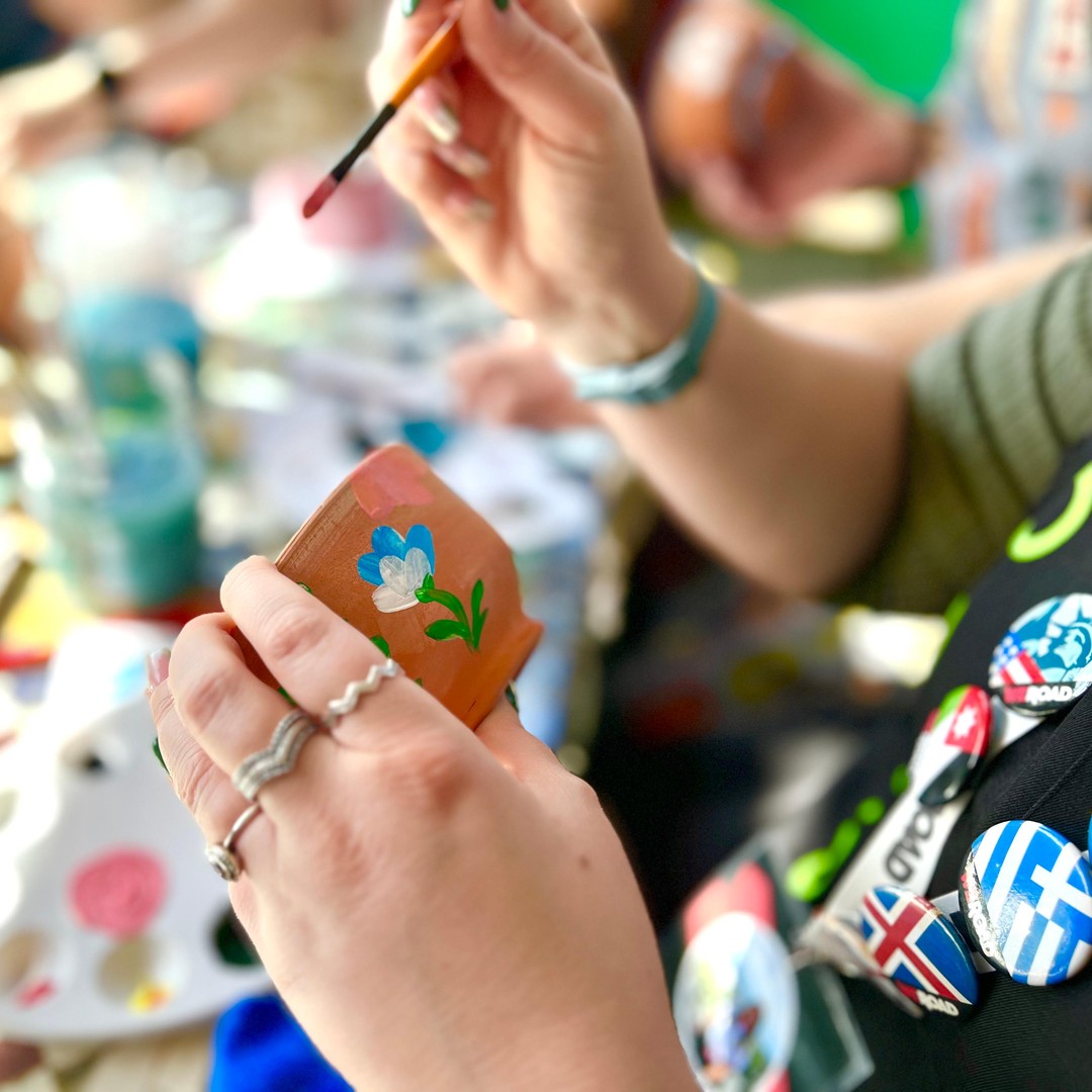 Peinture créative sur poterie de Fès