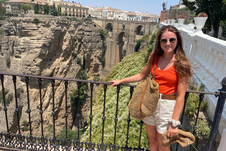 Nerja: Sightseeing Tour to Ronda and Setenil de las Bodegas