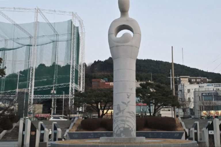 Busan: Private Tour with Stone Buddha, Garden, UN Cemetery