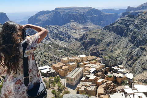 Shared Tour to Nizwa, Birkat Al Mouz & Green Mountain