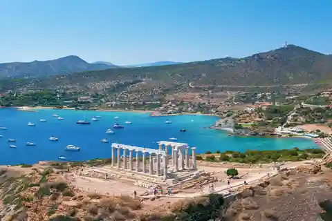 Athens: Cape Sounion and Vouliagmeni Lake Private Tour