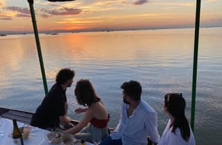 Valencia: Bootsfahrt mit valencianischer Weinprobe und Tapas
