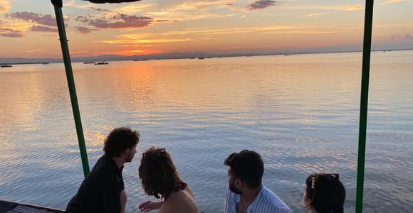 Valencia: Boat Ride with Valencian Wine Tasting & Tapas