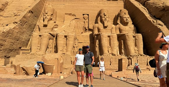 Assuan: Abu Simbel & Nefertari Tempel Express-Tour mit dem Flugzeug.