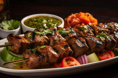Muscat: Street Food & Souq Walk tour