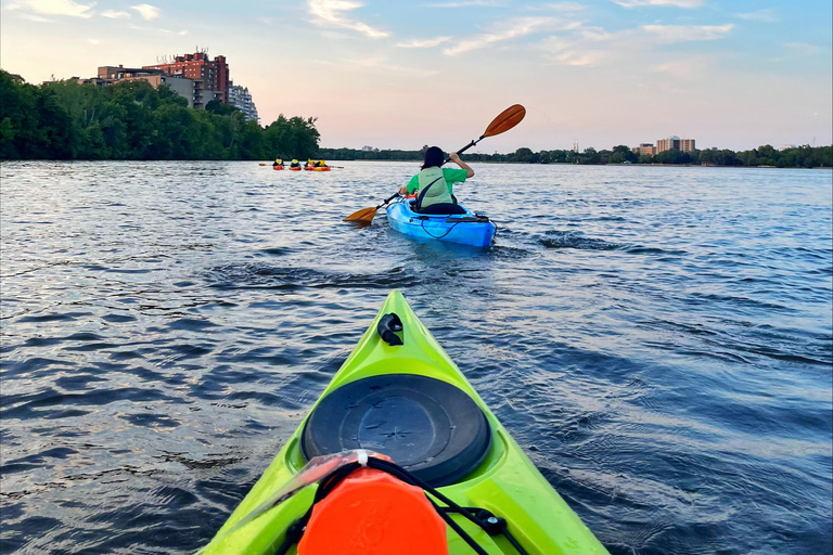 Montréal: Sunset Kayak Excursion Montreal: Sunset Kayak – Guided Day Trip in English