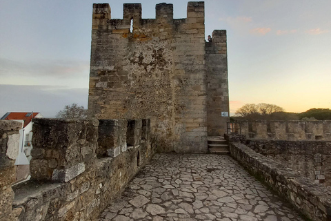 Lisbon: São Jorge Castle Skip-the-Line Ticket + Audio Guide Lisbon: São Jorge Castle Entry Ticket with Audio Guide