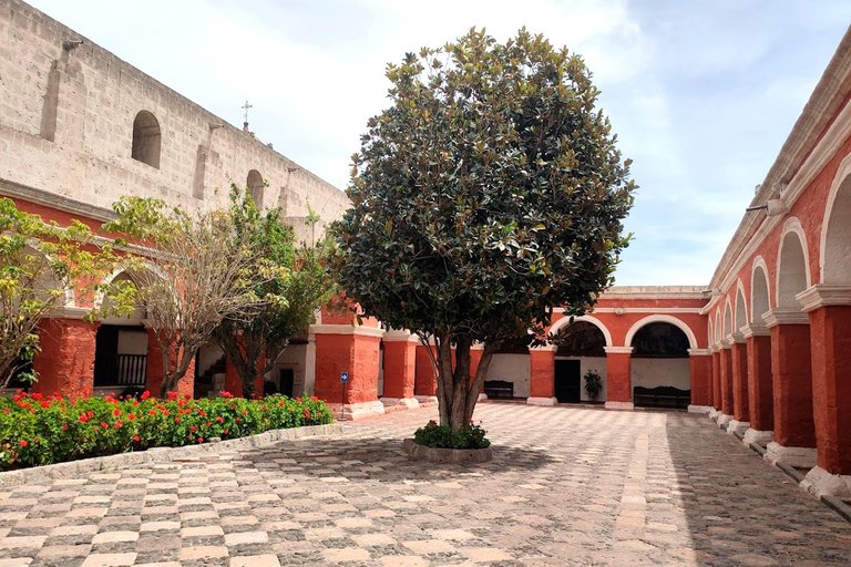 Entrada al Monasterio de Santa Catalina