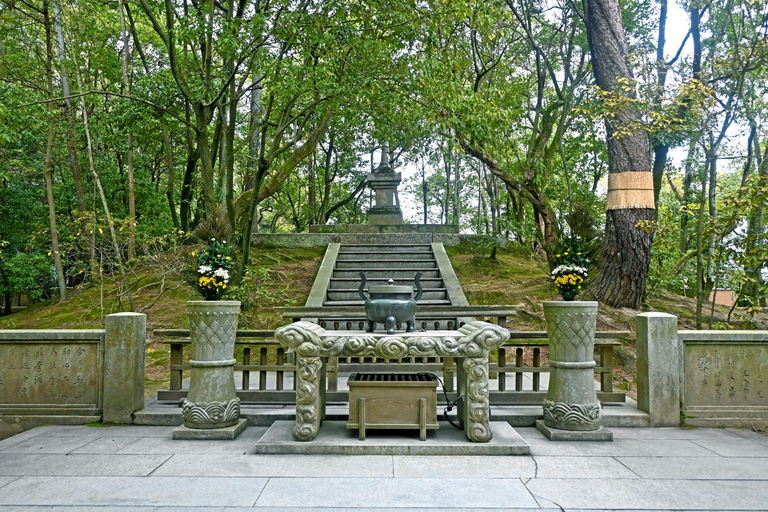 Nara: Yakushiji Tour – Toshodaiji or Sutra Copying Option Yakushiji + Sutra Copying Experience Option