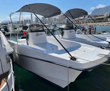 Benidorm: Self-Drive Boat Rental for 1 hour or more