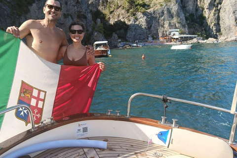 Private boat tour from Positano to Capri