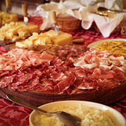 Modena: Balsamico-Mittagessen mit Essigkeller-Tour und Verkostung
