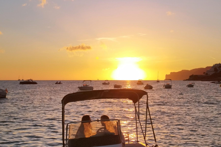 Santa Ponsa: Boat Rental No Licence Required- Captain Jack 2 4hr Santa Ponsa: Boat Rental No Licence Required- CJ2