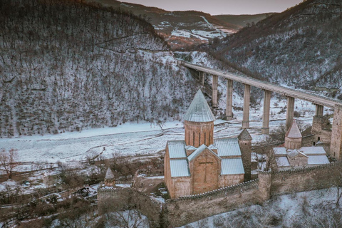 Jednodniowa wycieczka po KazbegiPrzyjazna wycieczka do Kazbegi