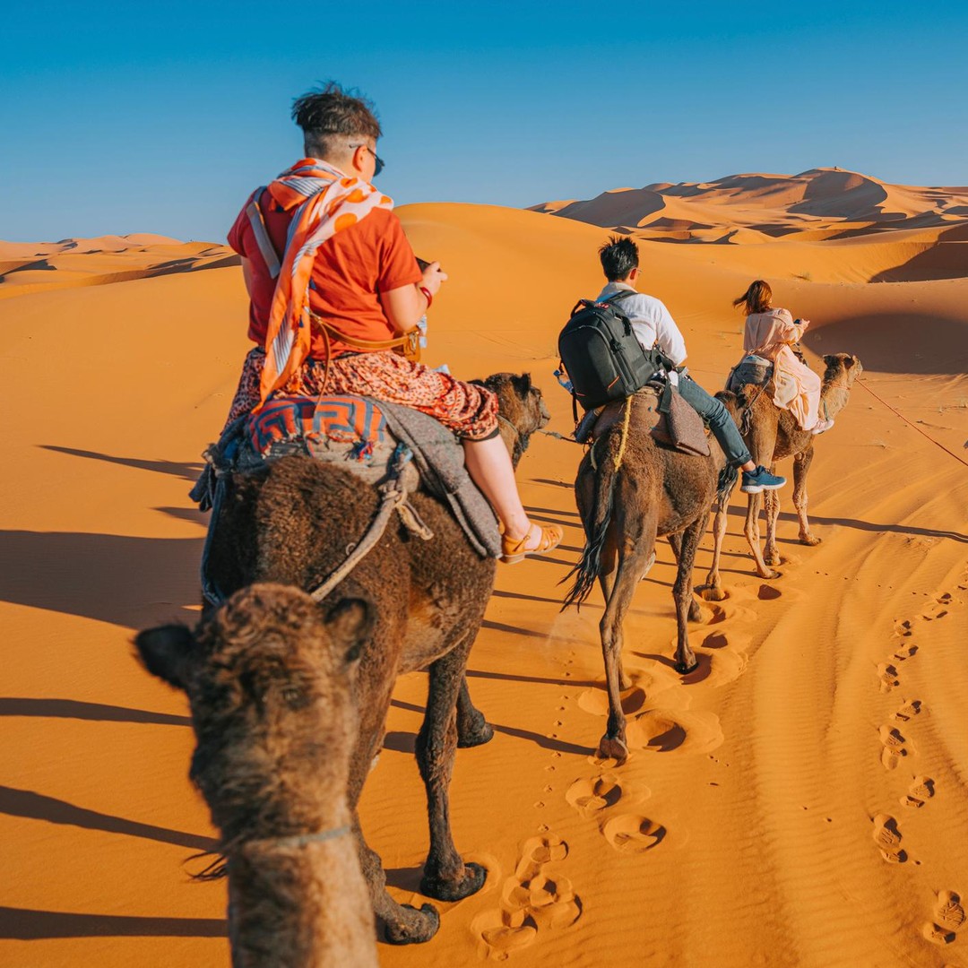 Depuis Fès : safari en quad, balade à dos de chameau et sandboard
