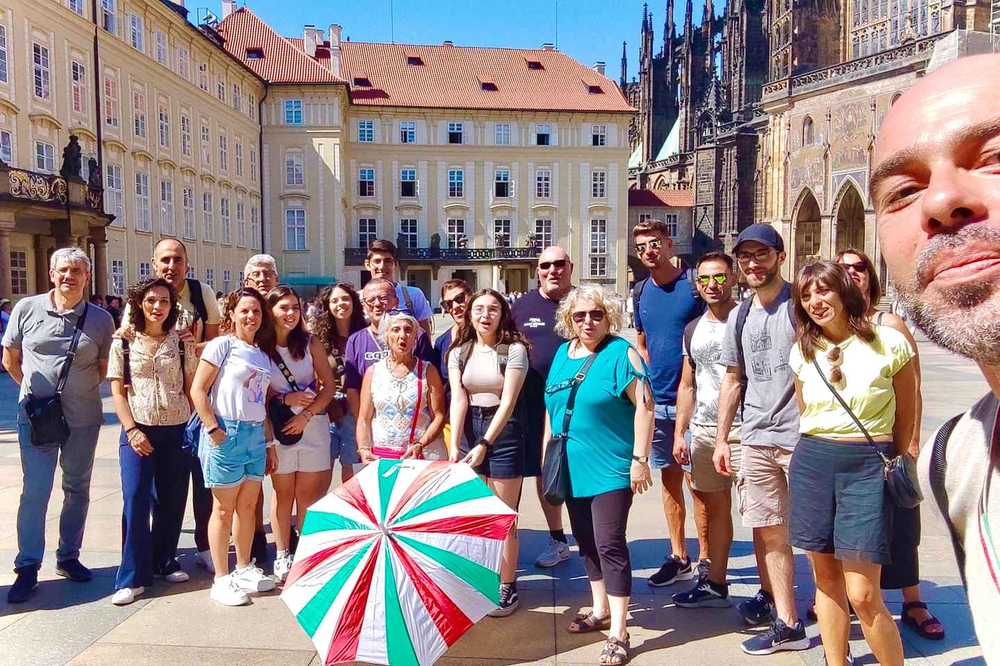 Tour of Prague Castle in italian language ticket included
