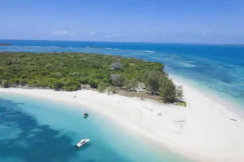 Sinda Island Day Trip With Snorkelling