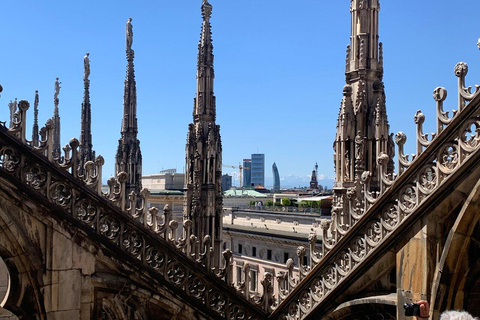 Milan Duomo Combo: Skip-the-Line Guided Tour & Rooftop Lift Spanish Speaking Option