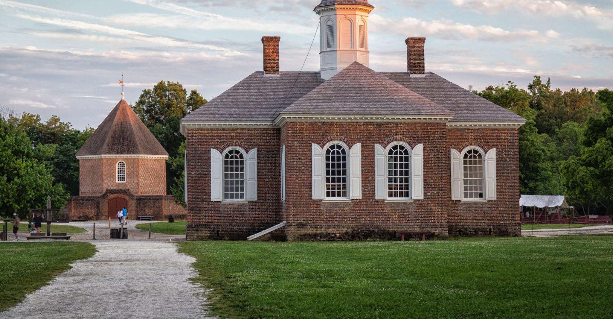 Colonial Williamsburg Wander, A Journey Through Time - Housity