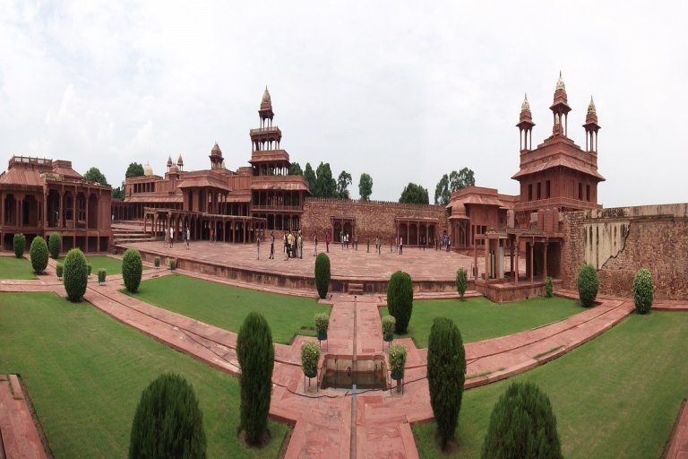 Desde Delhi: Visita a los Lugares Famosos Taj Mahal y Fatehpur SikriExcursión sólo con coche cómodo con aire acondicionado y guía local