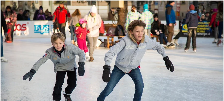 The BEST New York City Ice skating 2025 - FREE Cancellation | GetYourGuide