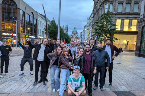 Belfast: Pub Crawl and Bar Walking Tour with Two Drinks