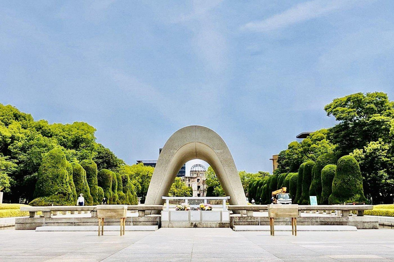 من أوساكا: رحلة يومية خاصة إلى هيروشيما بالقطار السريع