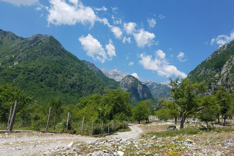 Da Tirana/Shkoder: Escursione di 2 giorni nel Parco Nazionale di Theth