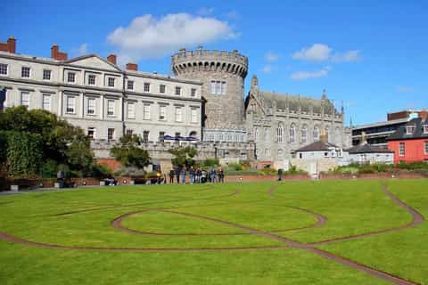 Dublin: Fast-Entry Book of Kells & Dublin Castle Bespoke Tour - Image 3