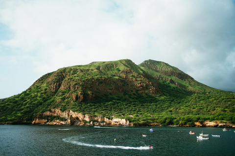 Z Praia: całodniowa wycieczka po wyspie Santiago z lunchemZ Praia: całodniowa wycieczka na wyspę Santiago z obiadem