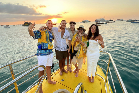 Zanzibar: Fattoria delle spezie e tour in battello con crociera al tramontoZanzibar: Tour sottomarino della fattoria delle spezie e crociera al tramonto