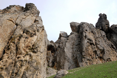 Bakou : Montagne des bonbons, lac rose, Altiagaj, mosquée Bibiheybet