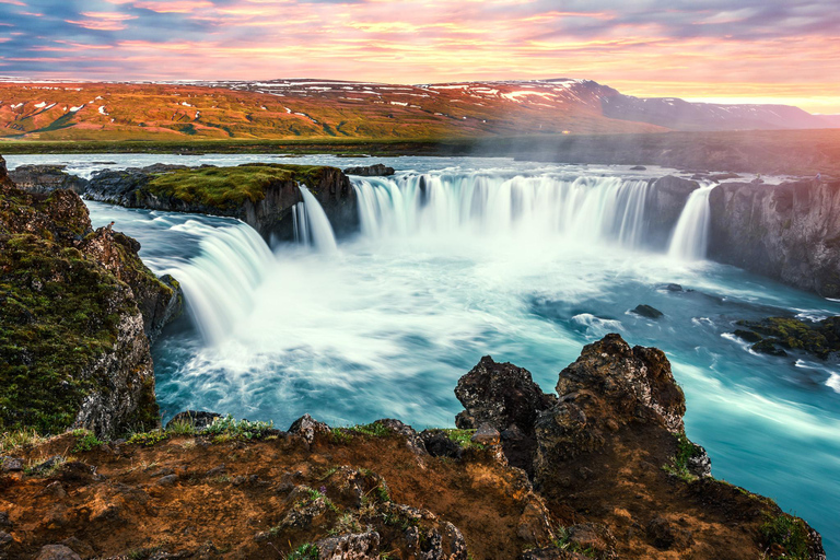 Siglufjörður: Akureyri, Goðafoss & Black Sand Beach Tour