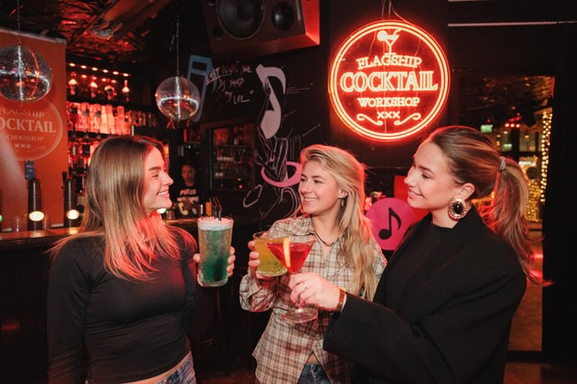 Amsterdam Cocktail Workshop: Shake & Sip at Rembrandtplein