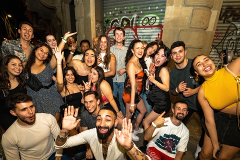 Barcelona: Pub Crawl z nieograniczoną ilością alkoholu przez 1 godzinę + wstęp VIPPub Crawl z 1-godzinnym nieograniczonym alkoholem + wejście do klubu VIP