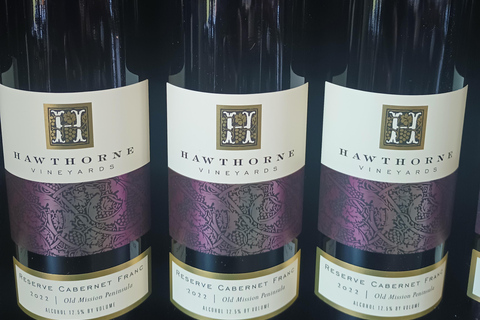 جولة النبيذ في مدينة ترافيرس سيتي القديمة بدون حافلات لكبار الشخصيات من جي إم سي سي يوكون