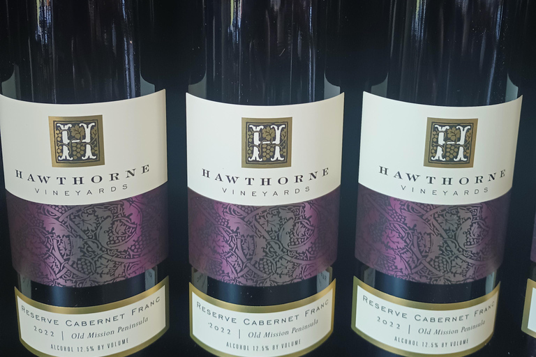 جولة النبيذ في مدينة ترافيرس سيتي القديمة بدون حافلات لكبار الشخصيات من جي إم سي سي يوكون