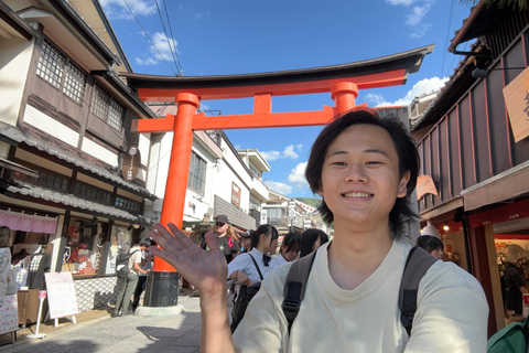 Kyoto: Tour a piedi del Santuario di Inari con guida locale