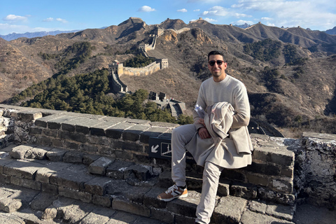 Beijing: Jinshanling Great Wall Private Tour with Lunch Bus to Jinshanling Great wall Hiking tour from Beijing