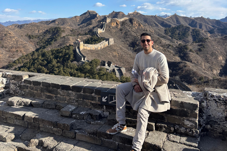 Beijing: Jinshanling Great Wall Private Tour with Lunch Bus to Jinshanling Great wall Hiking tour from Beijing