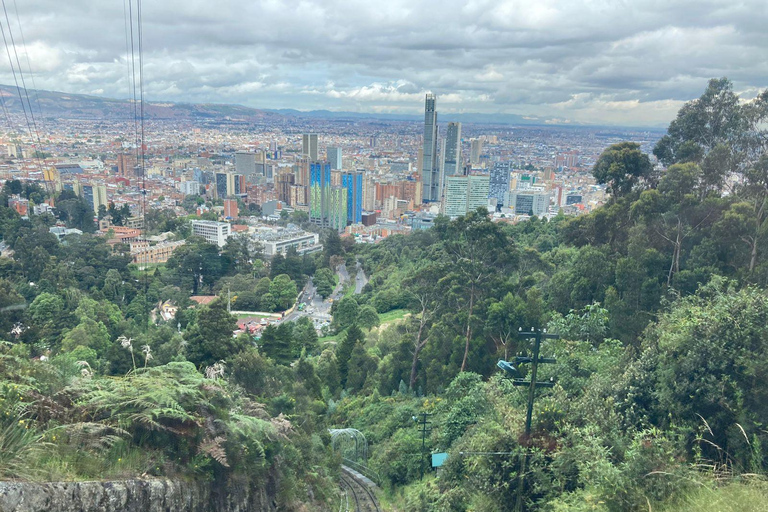 Tour privato di mezza giornata a Monserrate