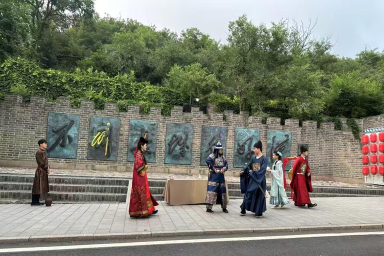 Beijing: Badaling Great Wall Private Tour with Night Option Private Day Tour