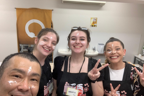 Kyoto: Japanese Udon and Sushi Cooking Class with Tastings