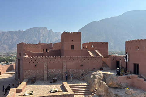 Muscat: Rustaq, Nakhal Forts and Hot Springs with Lunch