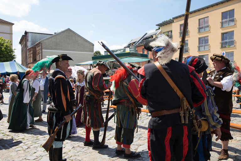 Frankfurt (Oder): Guided City Tours with Themed Specials Living Views: DDR Memories Tour with Actionbound App