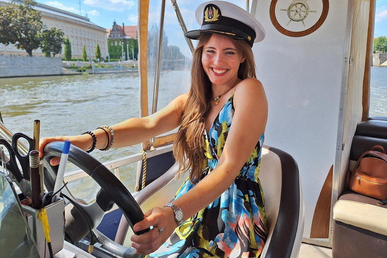 Wroclaw: Sunset Catamaran Cruise with Drink and Music