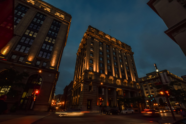 Montreal: Old Montreal at Twilight Walking Tour