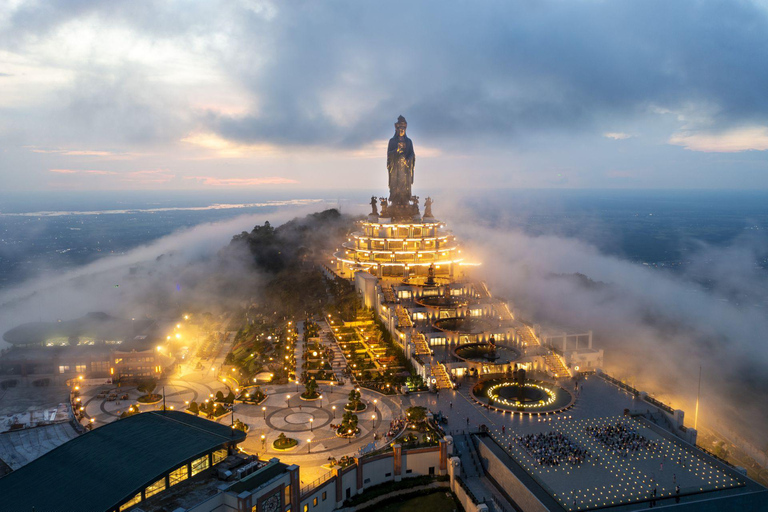 EXPLORE A BELEZA DO TEMPLO CAO DAI EM TAY NINH