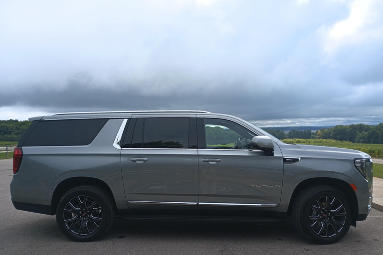 جولة النبيذ في مدينة ترافيرس سيتي القديمة بدون حافلات لكبار الشخصيات من جي إم سي سي يوكون